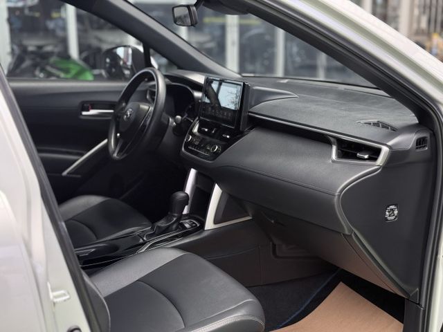 【線上影音賞車請點我】油電尊爵.，安靜、省油，給全家最安全的守護，高油價時代的選擇，就賣你一般汽油版的錢，僅此一台  第10張相片