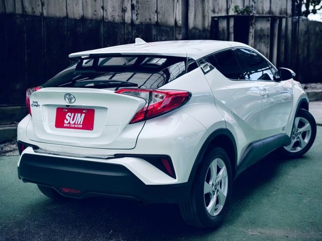 【線上影音賞車請點我】俗俗賣，超值的ＣＨＲ，省油省稅又帥氣，免鑰，恆溫，定速，有夠便宜，里程準，全車原鈑件，認證車  第4張相片