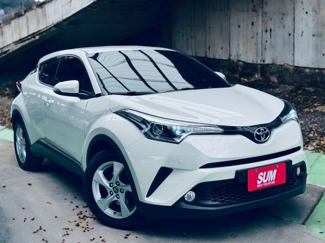 【線上影音賞車請點我】俗俗賣，超值的ＣＨＲ，省油省稅又帥氣，免鑰，恆溫，定速，有夠便宜，里程準，全車原鈑件，認證車  第5張相片
