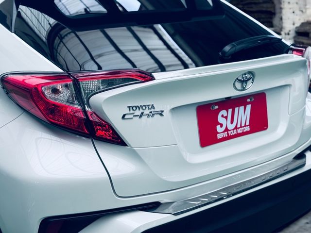 【線上影音賞車請點我】俗俗賣，超值的ＣＨＲ，省油省稅又帥氣，免鑰，恆溫，定速，有夠便宜，里程準，全車原鈑件，認證車  第9張相片