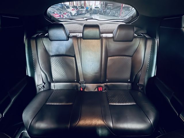 【線上影音賞車請點我】俗俗賣，超值的ＣＨＲ，省油省稅又帥氣，免鑰，恆溫，定速，有夠便宜，里程準，全車原鈑件，認證車  第19張相片