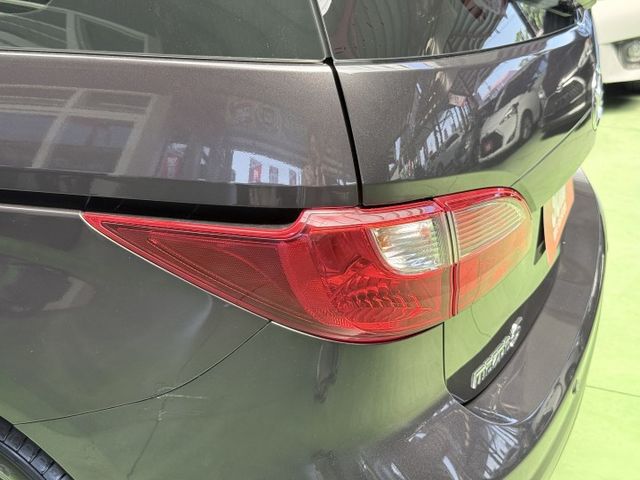 【線上影音賞車請點我】經典正七人座，雙側滑門設計上下車超安全，能承載全家幸福的好車，價格真的超優惠！  第8張相片