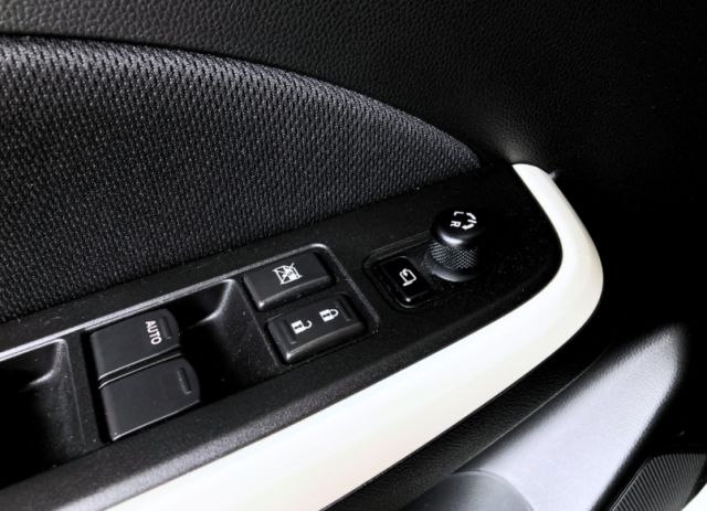 1.0L/全新安卓機/倒車顯影超低里程/原車原鈑/換檔撥片/一手車/iKEY  第18張相片