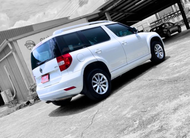 YETI/ 1.2省油省稅金/ 倒車顯影/ 車況極佳  第6張相片