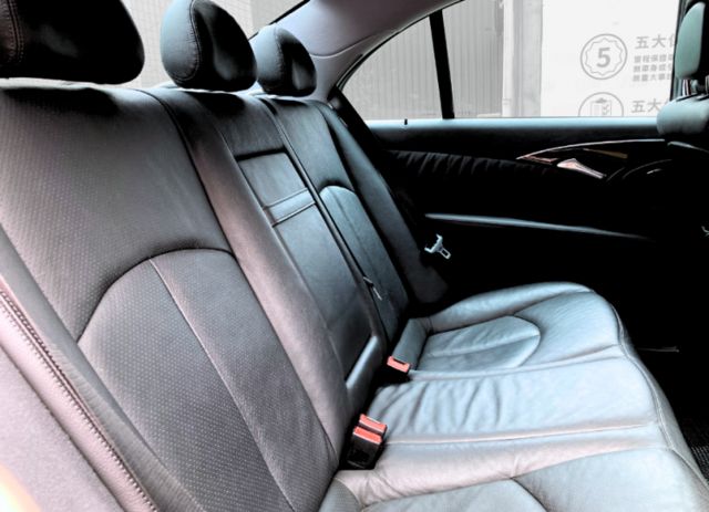 E350 AVANTGARD/V6引擎/全景式雙天窗/無待修  第10張相片