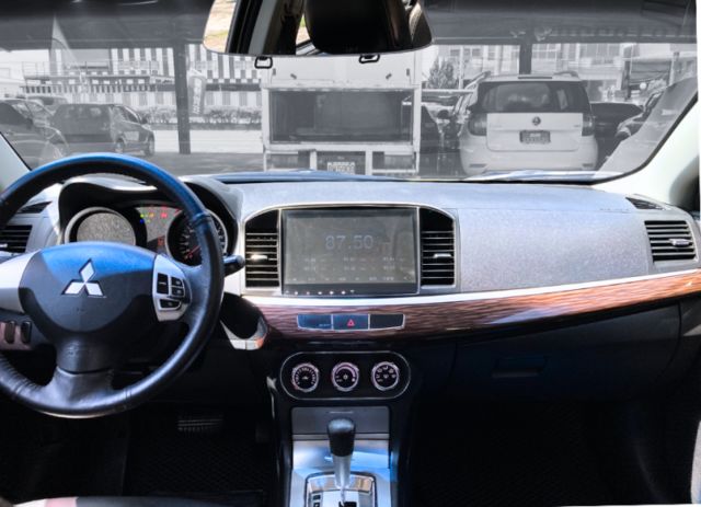 頂級i-Key摸門/天窗/定速/安卓/前後行車紀錄器/認證/倒車顯影/輕量化鋁圈  第11張相片