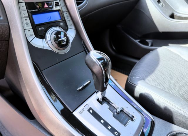 GLS旗艦/ELANTRA/安卓機/倒車顯影/電動座椅/恆溫/天窗  第17張相片