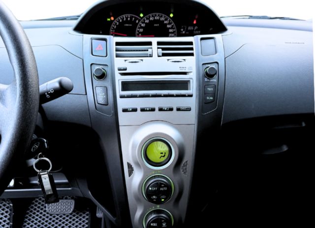 實跑5800km/G版/皮椅/恆溫空調  第16張相片