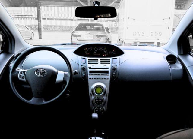 實跑5800km/G版/皮椅/恆溫空調  第17張相片