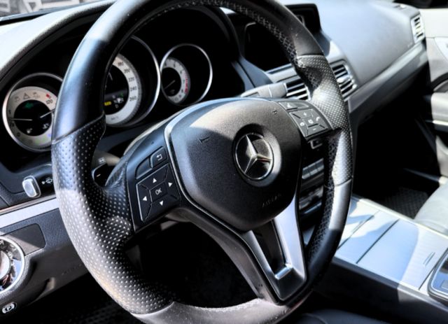 E250雙門轎跑/廠證齊全/備鑰/公里數保證/全景式天窗/原車原鈑件  第17張相片