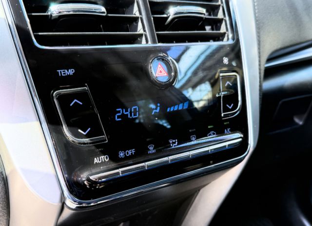 豪華頂級版/IKEY/免鑰/恆溫空調/電折/倒顯/定速  第16張相片