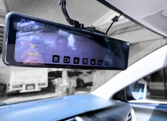 豪華頂級版/IKEY/免鑰/恆溫空調/電折/倒顯/定速  第17張相片