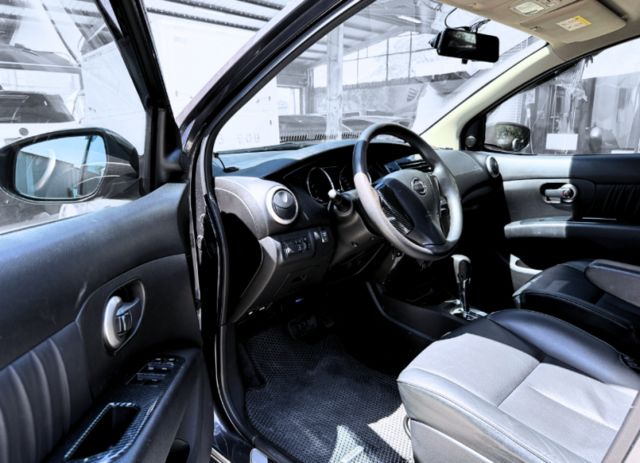 豪華型/超低里程/原鈑件/多功能安卓機/行車電視/電折後視鏡/碳纖維貼片飾板  第13張相片