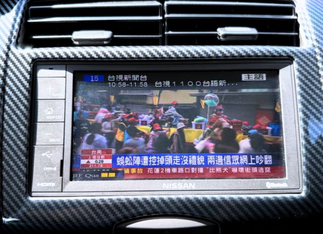 豪華型/超低里程/原鈑件/多功能安卓機/行車電視/電折後視鏡/碳纖維貼片飾板  第18張相片