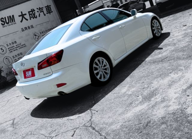 V6引擎/紡錘型水箱護罩/天窗/燻黑頭燈/LED日行燈  第5張相片