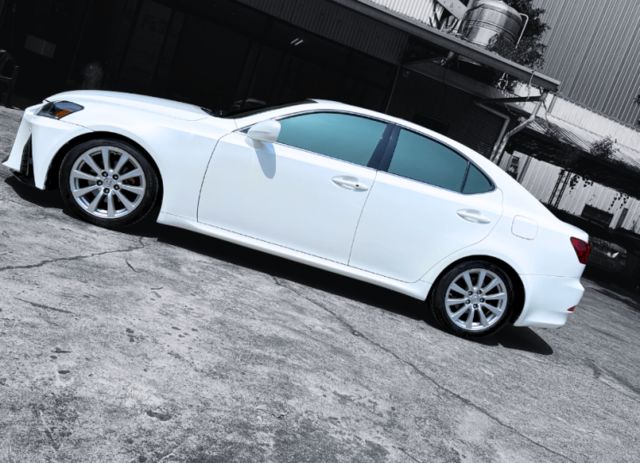 V6引擎/紡錘型水箱護罩/天窗/燻黑頭燈/LED日行燈  第9張相片