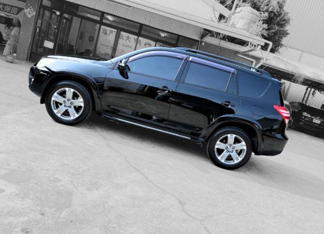 2.4G尊貴版/天窗/定速/倒顯/恆溫/18吋鋁圈/電動座椅/行車電視/側邊登車踏板/加寬輪拱  第6張相片