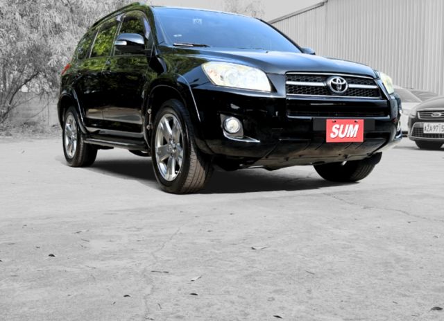 2.4G尊貴版/天窗/定速/倒顯/恆溫/18吋鋁圈/電動座椅/行車電視/側邊登車踏板/加寬輪拱  第8張相片