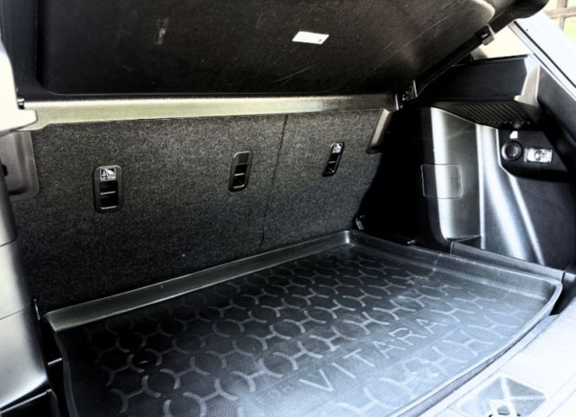 24年領牌/新車保固中/年度省油風雲車款/ACC/倒顯/行車紀錄器/LED頭燈/IKEY  第19張相片