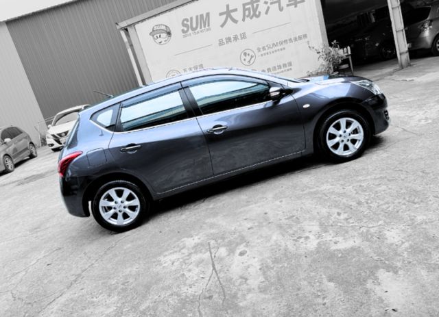 改款iTIIDA/旗艦版/IKEY/定速/倒顯/行車紀錄器/導航/恆溫空調  第7張相片