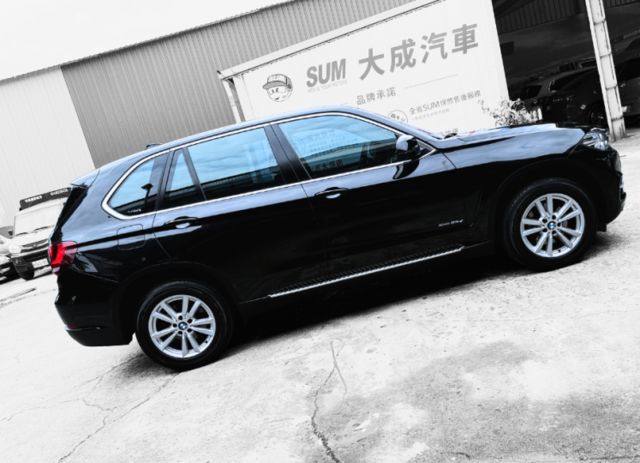 超低里程數/原鈑件/4WD/電尾門/倒車顯影/行車模式切換  第7張相片