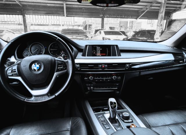 超低里程數/原鈑件/4WD/電尾門/倒車顯影/行車模式切換  第9張相片