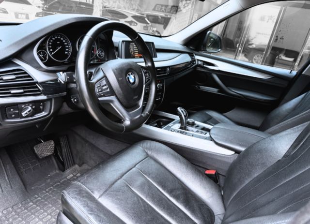 超低里程數/原鈑件/4WD/電尾門/倒車顯影/行車模式切換  第10張相片