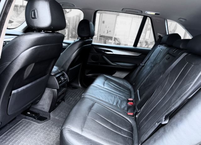 超低里程數/原鈑件/4WD/電尾門/倒車顯影/行車模式切換  第13張相片