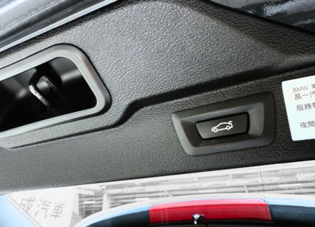 超低里程數/原鈑件/4WD/電尾門/倒車顯影/行車模式切換  第18張相片