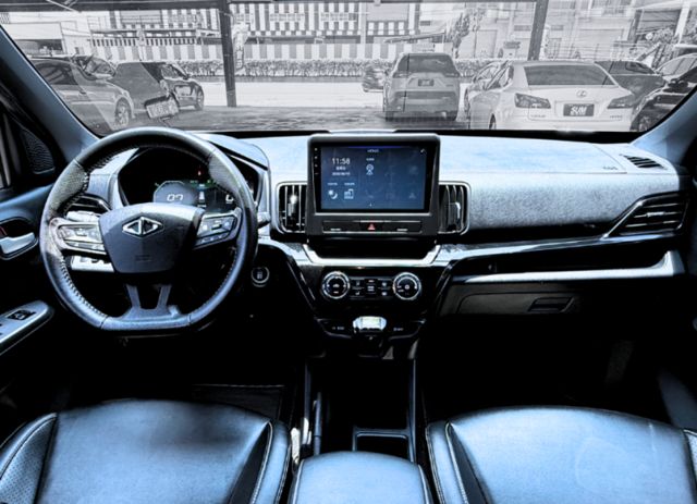 1.5t7人座旗艦版/原廠CARPLAY/原廠電尾門加裝/ACC/AEB/後車碰撞預警/盲點偵測/前後錄行車紀錄器  第11張相片
