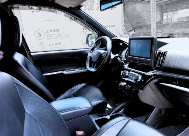 1.5t7人座旗艦版/原廠CARPLAY/原廠電尾門加裝/ACC/AEB/後車碰撞預警/盲點偵測/前後錄行車紀錄器  第12張相片