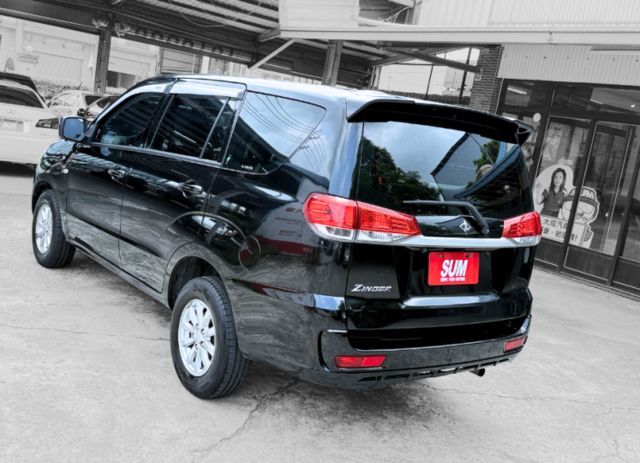 車況極佳/倒車顯影/導航/鋁圈/後座出風口/生意差旅兩相宜  第4張相片