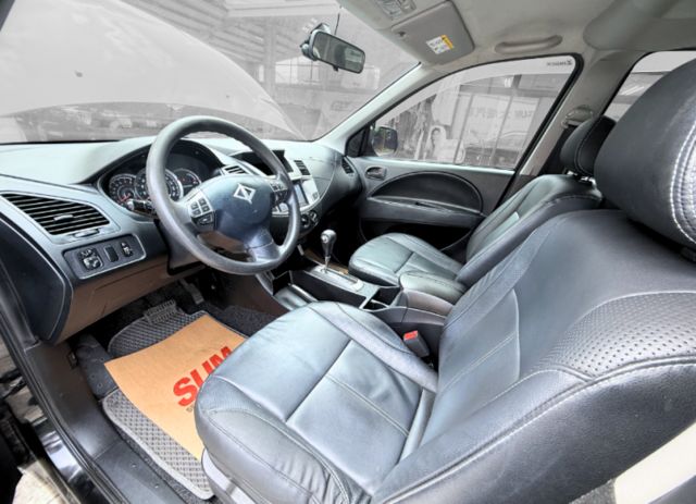 車況極佳/倒車顯影/導航/鋁圈/後座出風口/生意差旅兩相宜  第10張相片
