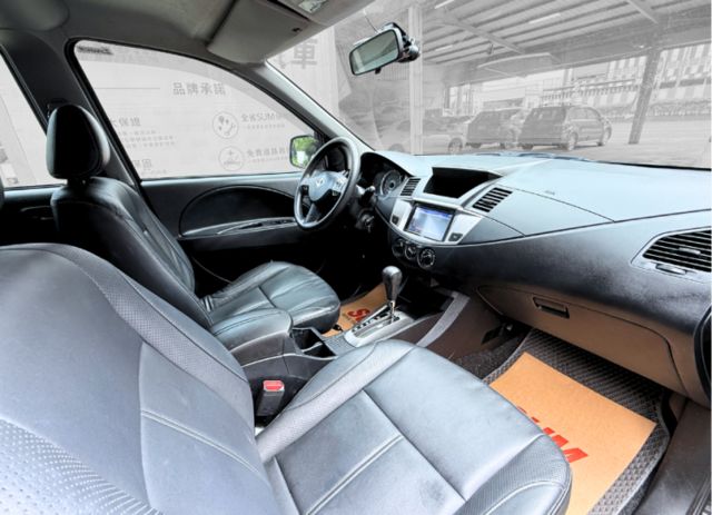 車況極佳/倒車顯影/導航/鋁圈/後座出風口/生意差旅兩相宜  第11張相片