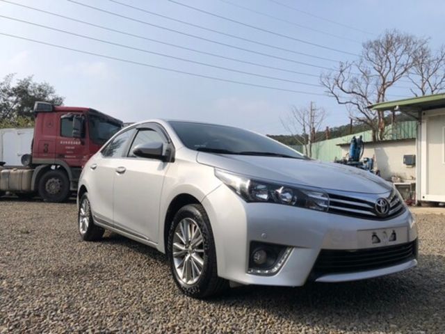 TOYOTA豐田 ALTIS  第2張相片
