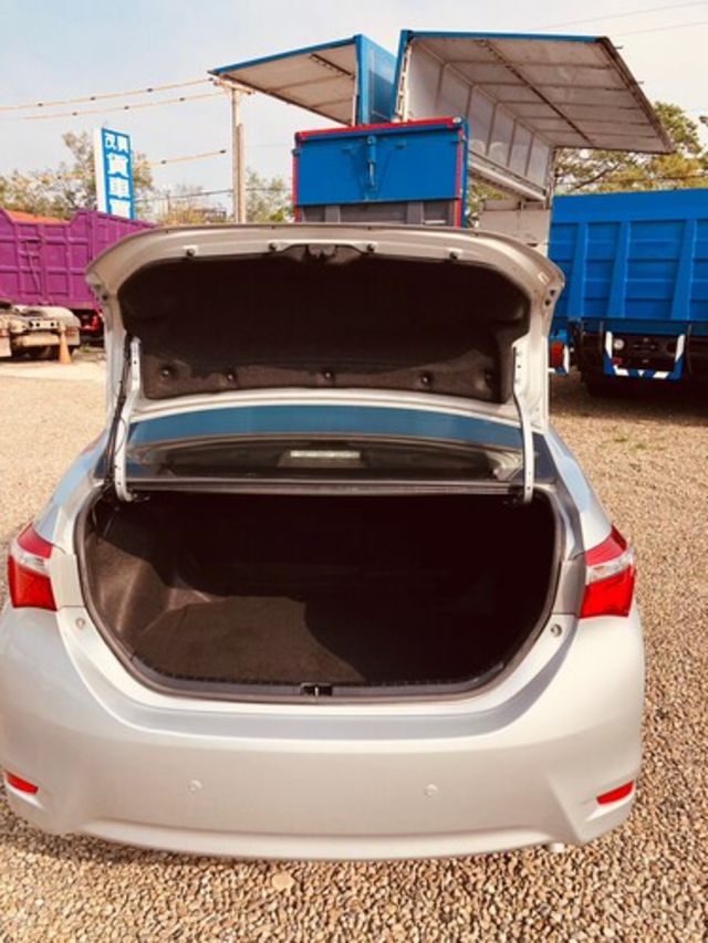 TOYOTA豐田 ALTIS  第7張相片