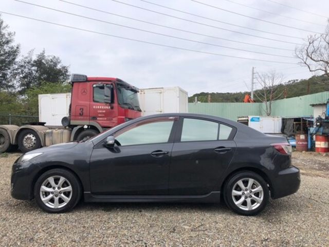 MAZDA馬自達 MAZDA 3  第3張相片