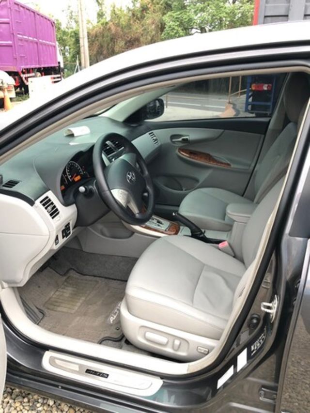 TOYOTA豐田 ALTIS  第5張相片