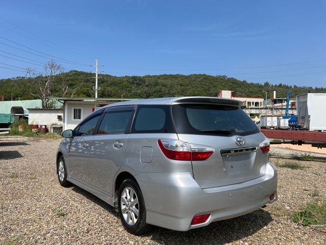 TOYOTA豐田 WISH  第3張相片