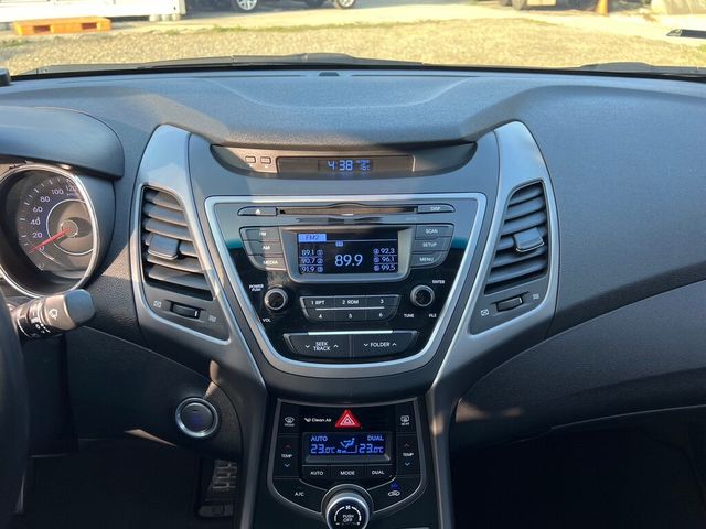 HYUNDAI現代 ELANTRA  第15張相片