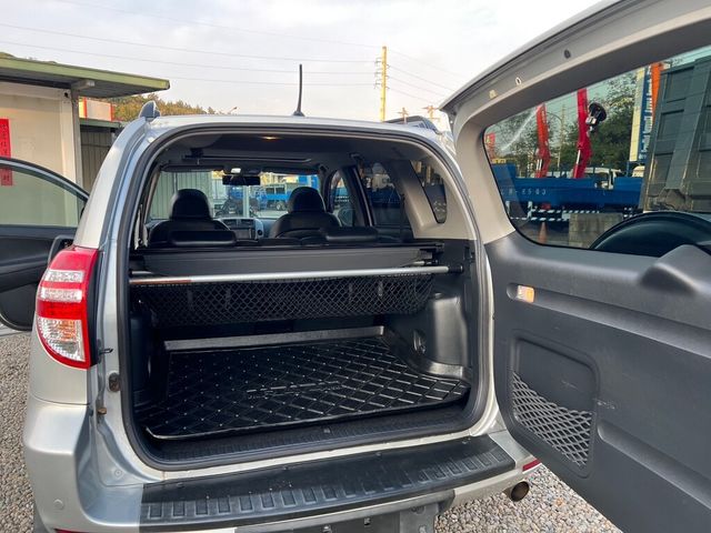 TOYOTA豐田 RAV4  第11張相片