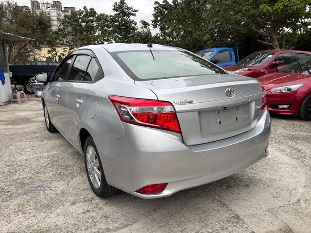 TOYOTA豐田 VIOS  第3張相片