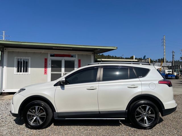 TOYOTA豐田 RAV4  第2張相片
