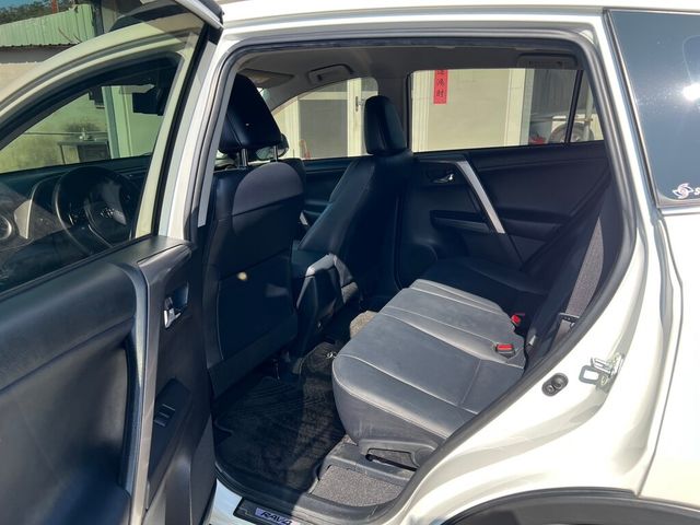 TOYOTA豐田 RAV4  第10張相片