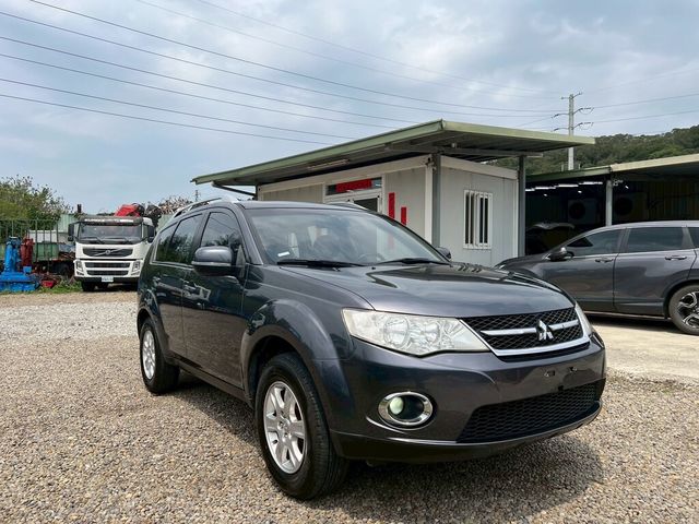 MITSUBISHI三菱 OUTLANDER  第1張相片