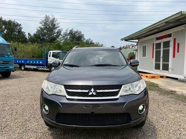 MITSUBISHI三菱 OUTLANDER  第2張相片