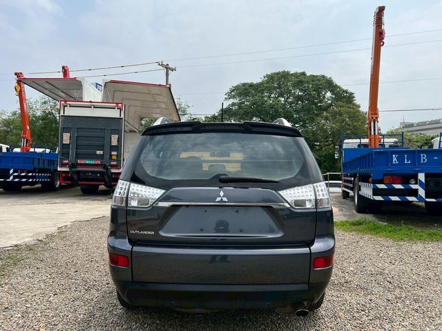 MITSUBISHI三菱 OUTLANDER  第6張相片