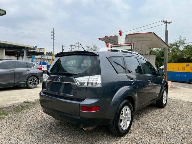 MITSUBISHI三菱 OUTLANDER  第7張相片