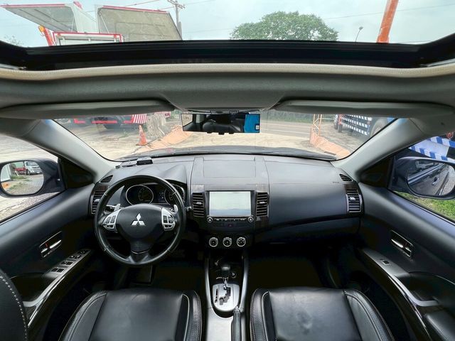 MITSUBISHI三菱 OUTLANDER  第12張相片