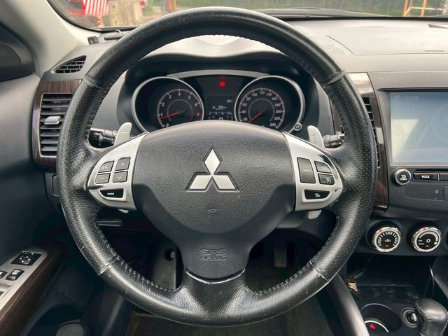 MITSUBISHI三菱 OUTLANDER  第13張相片